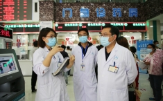 刘仁才到门诊调研推进群众看病就医排长队专项整治工作