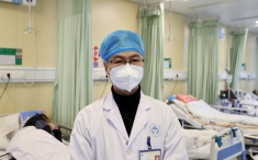 【专家解答】老年人“阳”后如何正确用药？——访毕节市第一人民医院呼吸与危重症医学科主任邹淑弢