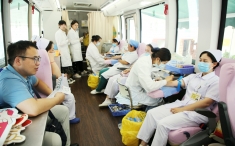 【图说新闻】3245澳门新莆京医务人员参加无偿献血